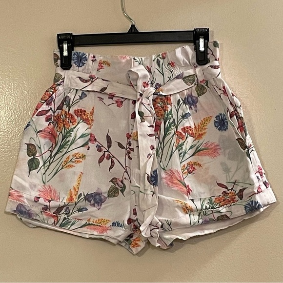 AGUA BENDITA Adisson Short in White Floral - Picture 3 of 6